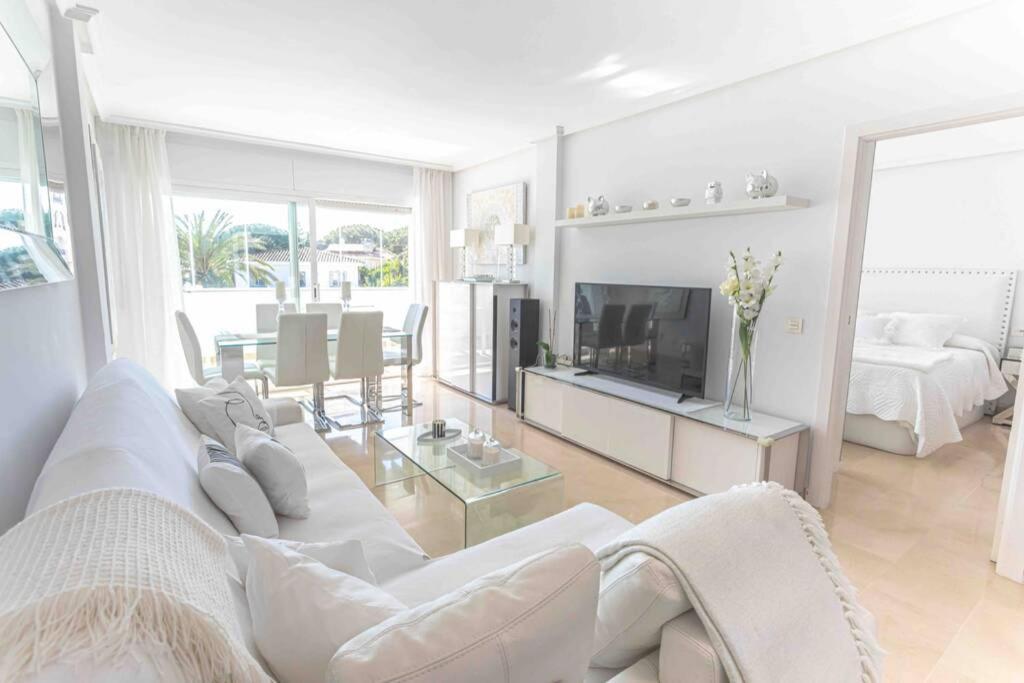 Brigth Apartment/2Bed/2Bath/100M Beach/Sea Views Marbella Esterno foto